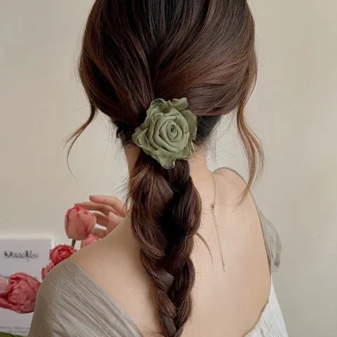 Sweet rose ยางรัดผมดอกกุหลาบ ขนาด 6.5cm สีเขียว