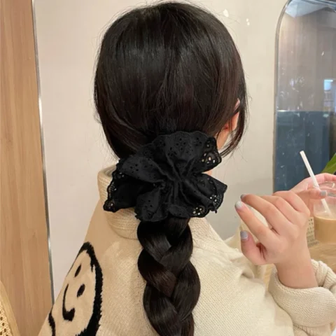 ยางรัดผมโดนัท ทรงใหญ่ผ้าลูกไม้สีดำ